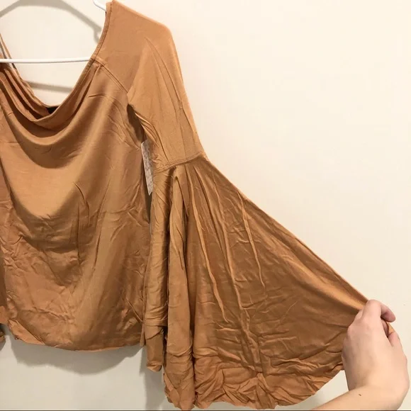 NEW Free People Birds Of Paradise Off the Shoulders Bell Sleeve Top - Size Small - Picture 5 of 8